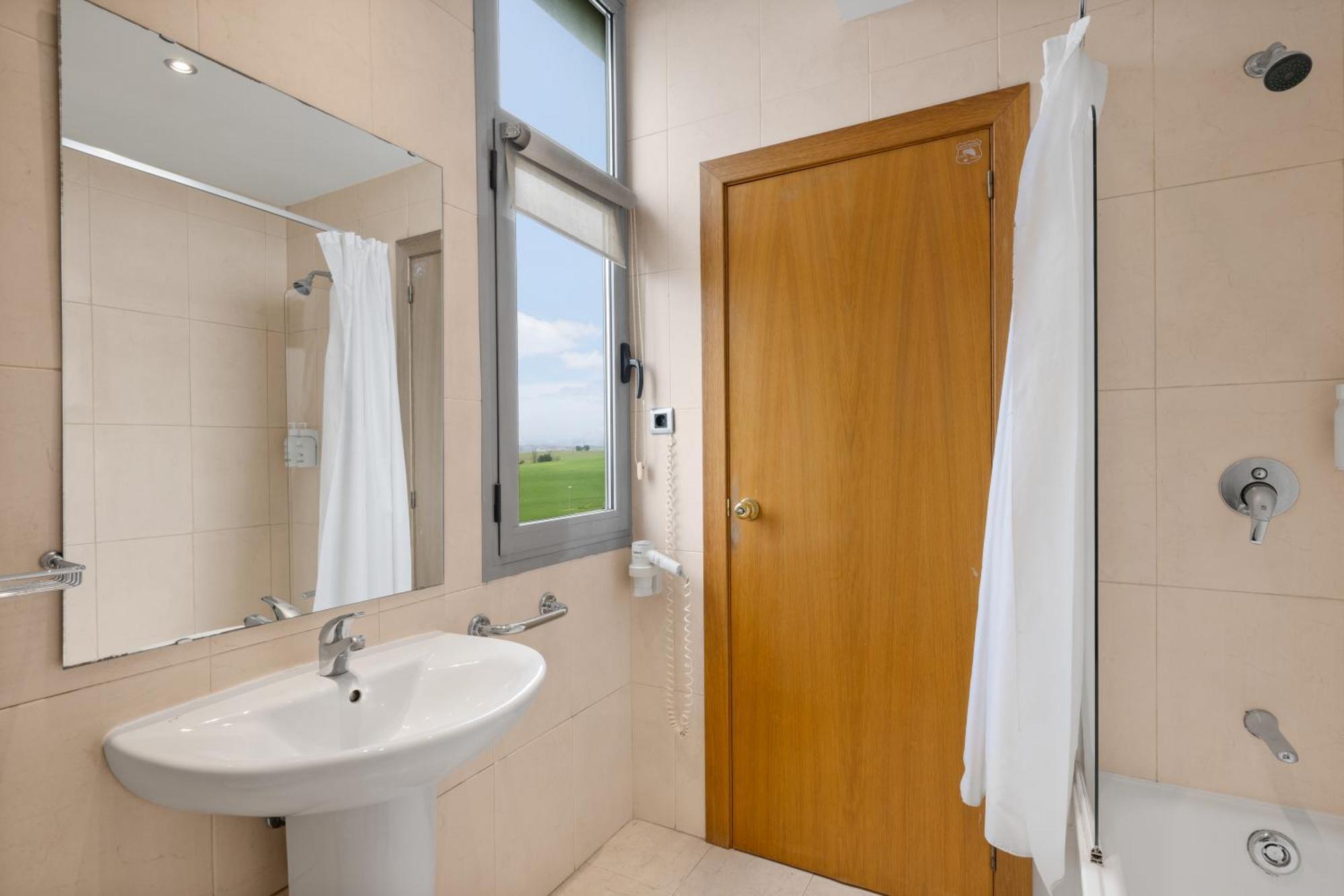 B&B Hotel Barcelona Mollet Porta De Gallecs Mollet del Vallès Eksteriør bilde