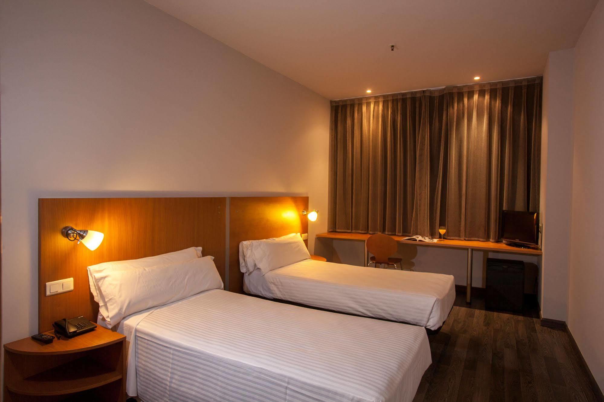 B&B Hotel Barcelona Mollet Porta De Gallecs Mollet del Vallès Eksteriør bilde